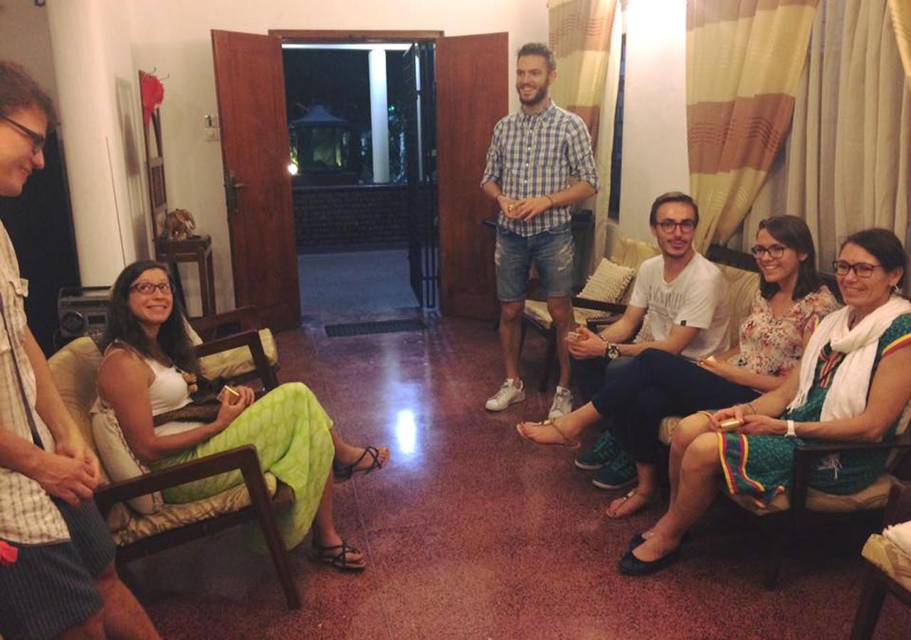 Colombo Lavinia Beach Hostel Dehiwala-Mount Lavinia Buitenkant foto