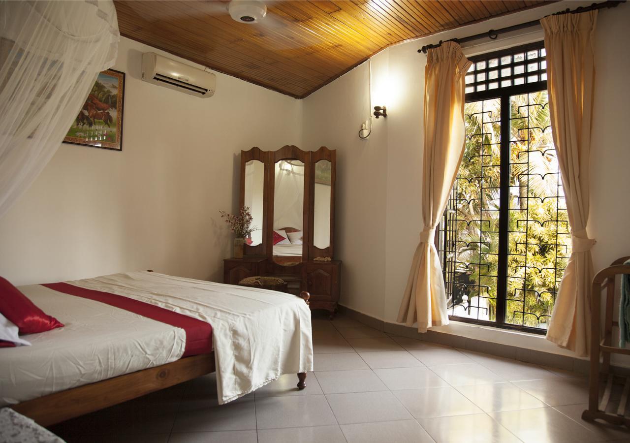 Colombo Lavinia Beach Hostel Dehiwala-Mount Lavinia Buitenkant foto
